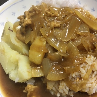 じゃがいもと玉ねぎのカレーライス